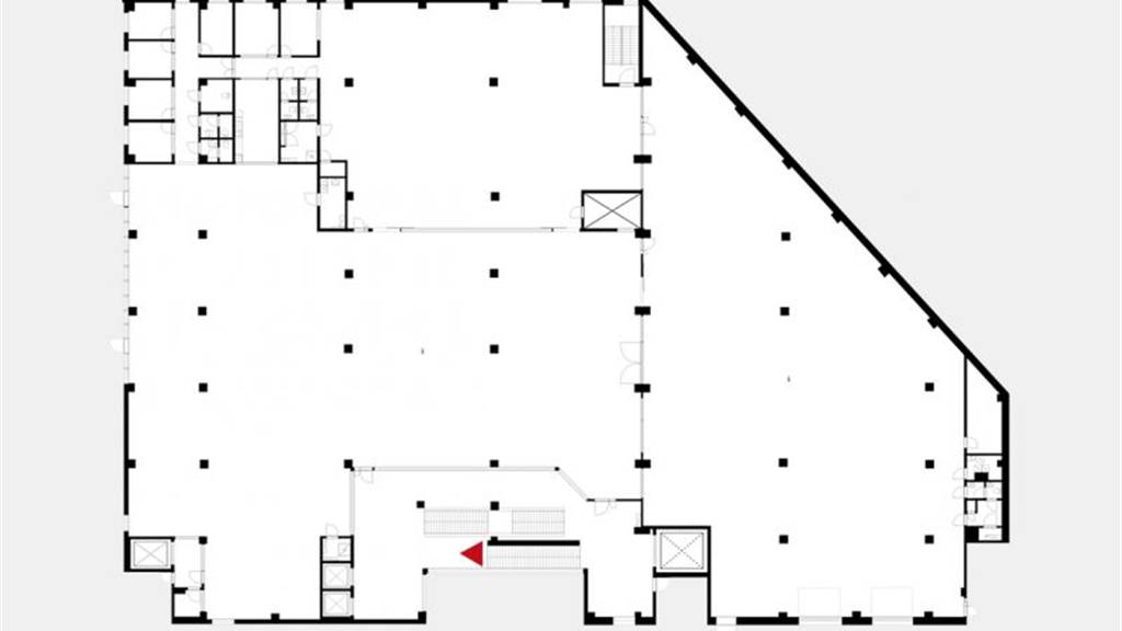 1.krs tuotanto-/varastotila 2439 m2 Kuninkaalantie 19