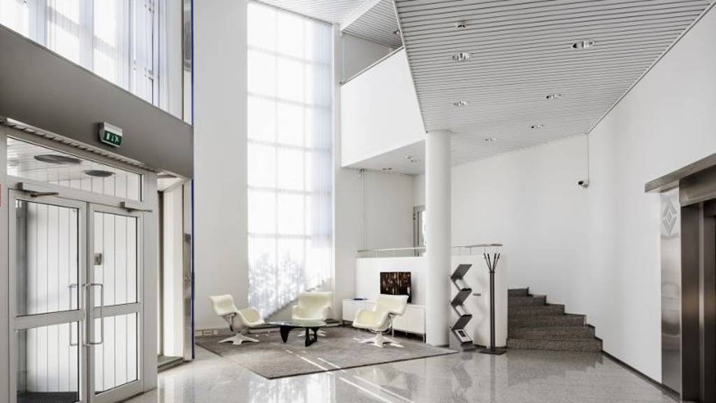 sisääntuloaula Vanha Maantie 1