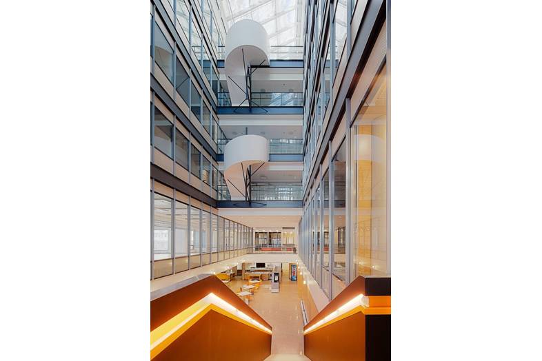 Televisiokatu 2 pasilan linkki