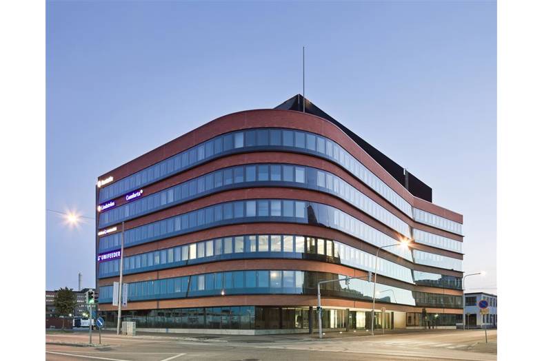 Hermannin rantatie 8 (kasvu)