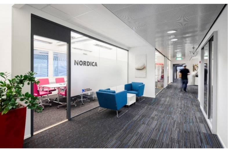 Linnoitustie 11 estrade