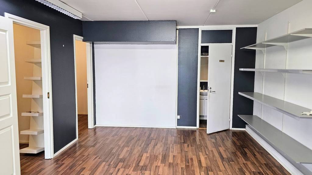 Huone 2. ja wc Itätuulenkuja 1