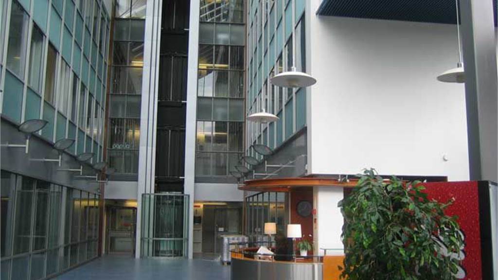 Tietäjäntie 2, Tapiola