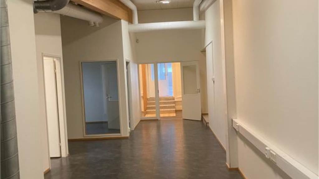 Itäkeskuksenkaari 4