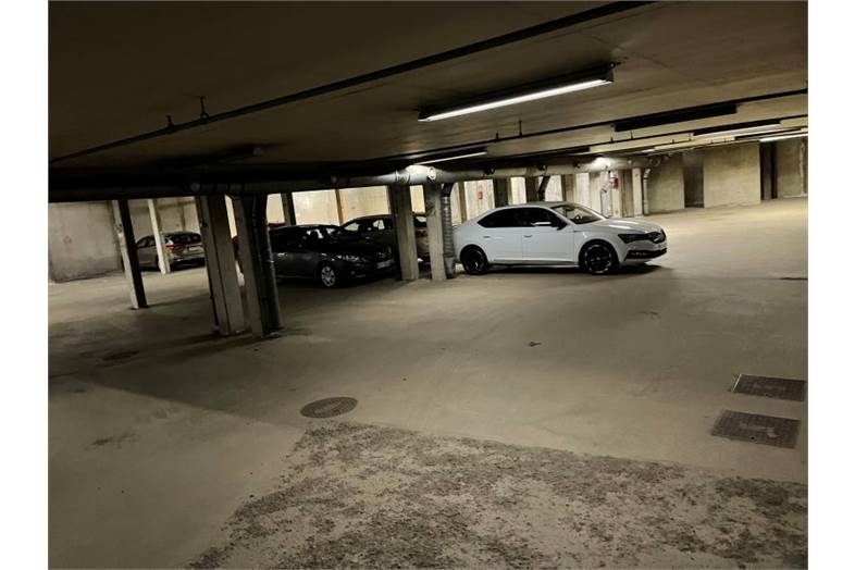 Mäkelininkatu 33, Keskusta