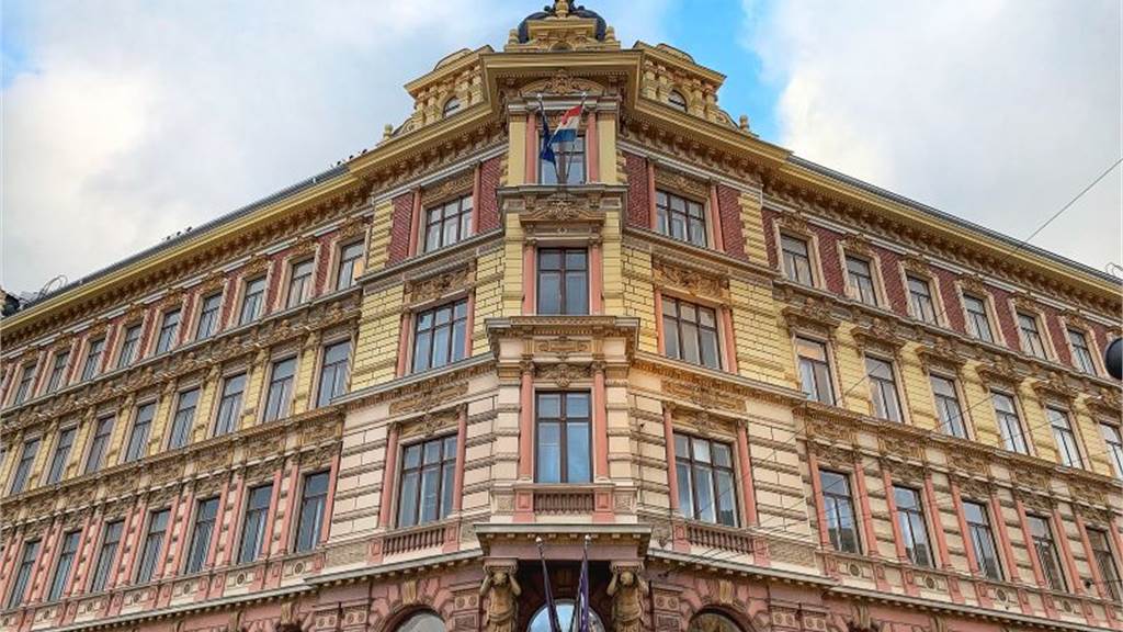 Erottajankatu 19, Kaartinkaupunki