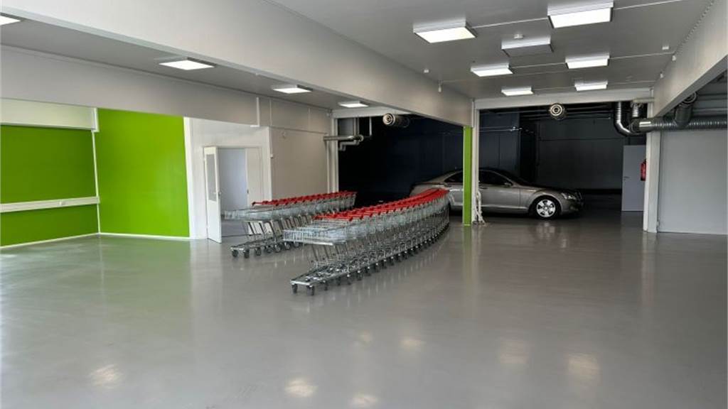 Itäkeskuksenkaari 4