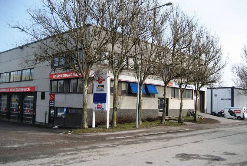 Ristipellontie 17, Konala