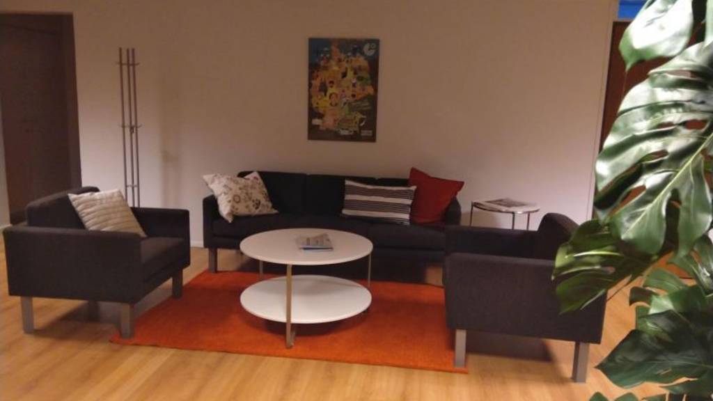 Annankatu 25, Keskusta