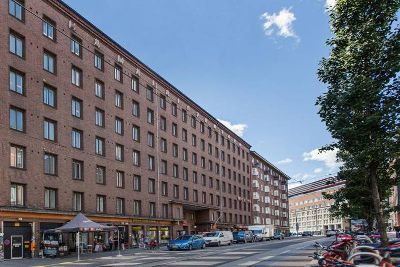 Urho Kekkosen katu 4-6 E, Kamppi