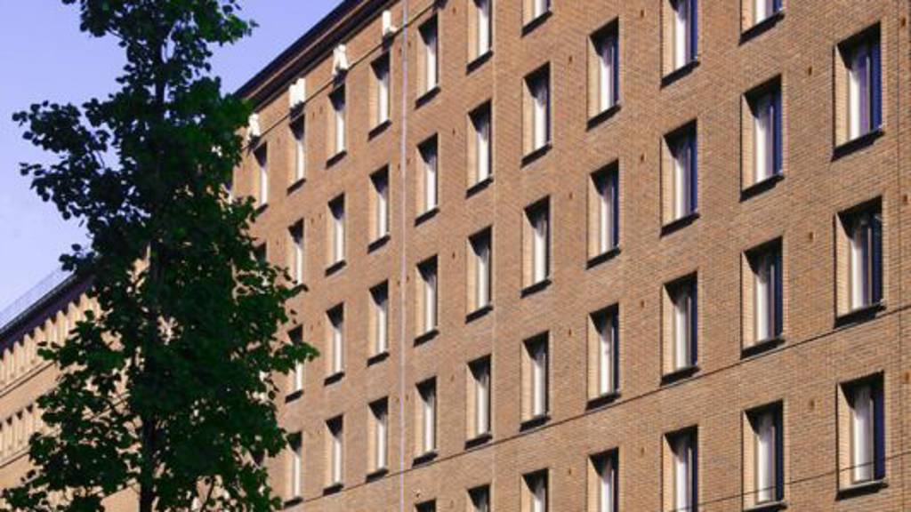 Urho Kekkosen katu 4-6 F, Kamppi