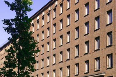 Urho Kekkosen katu 4-6 F, Kamppi