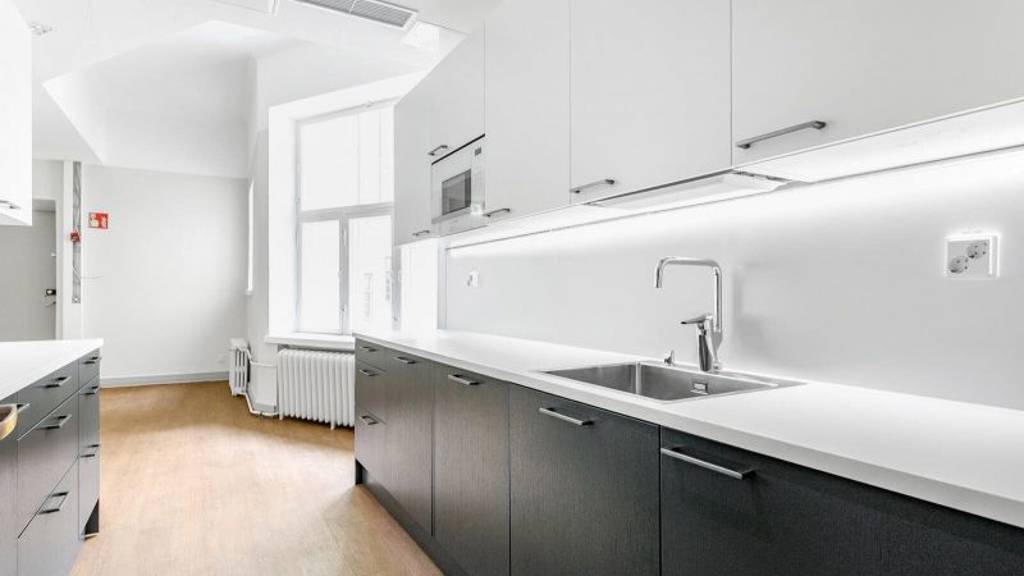 Eteläinen makasiinikatu 4