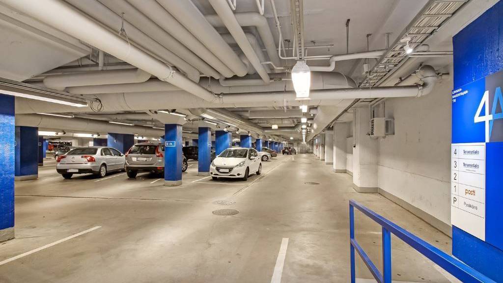 Parkkihalli Linnanrakentajantie 4