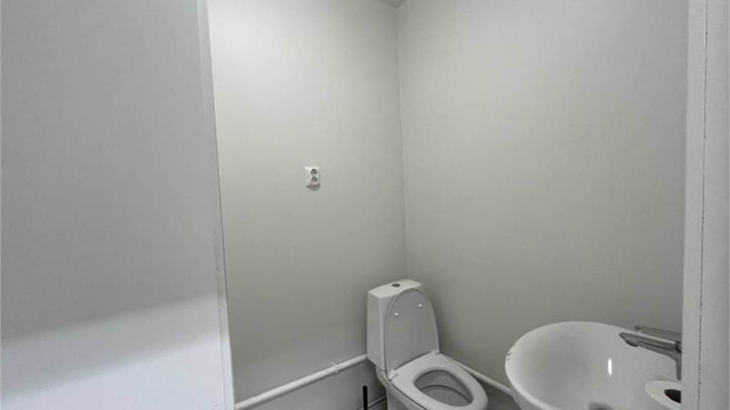 Yhteiskäyttöinen wc Pulttitie 20