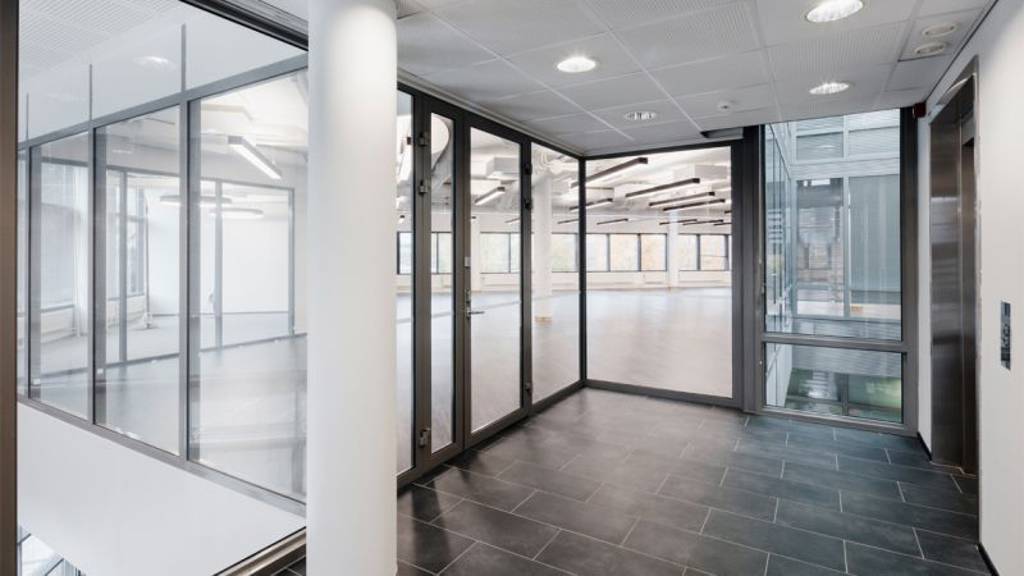 Robert Huberin tie 3 B