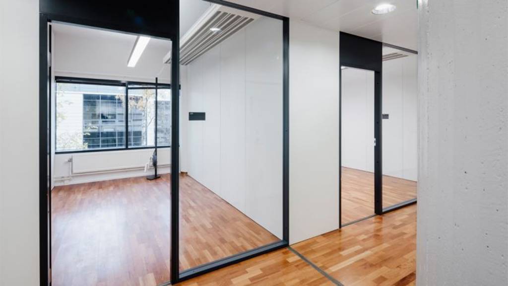 Robert Huberin tie 3 B