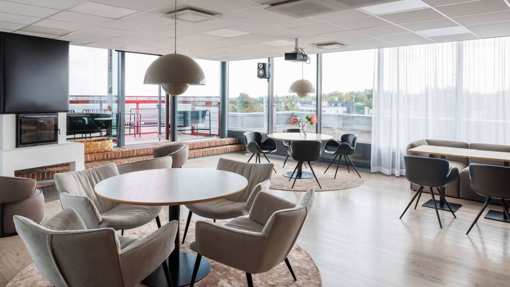 Lars Sonckin kaari 10-16