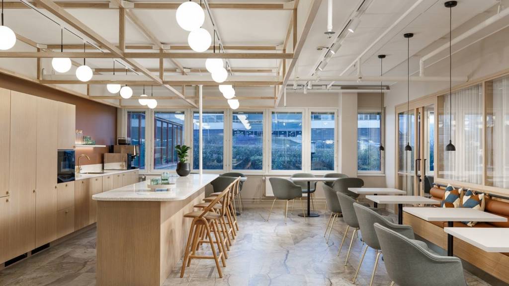 Lars Sonckin kaari 10-16