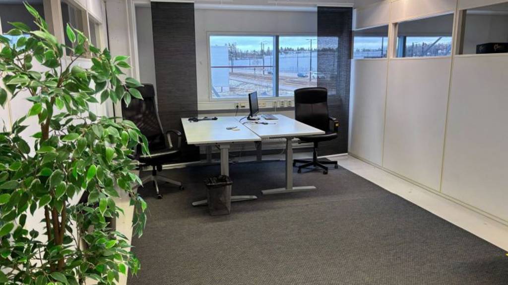 Toimisto 2. krs Holkkitie 14