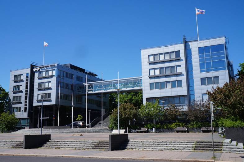 Veistämönaukio 1-3