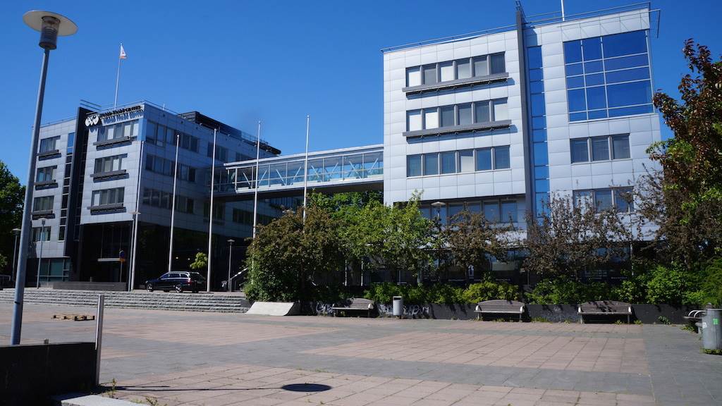 Veistämönaukio 1-3