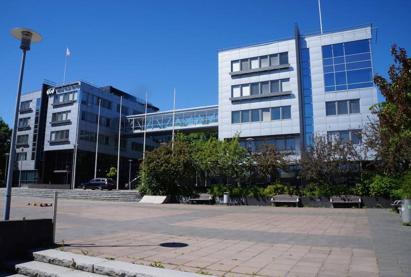 Veistämönaukio 1-3