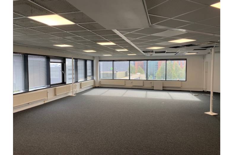 Robert Huberin tie 3b