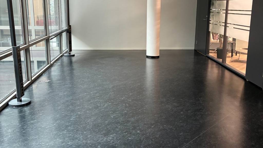 Robert Huberin tie 3b