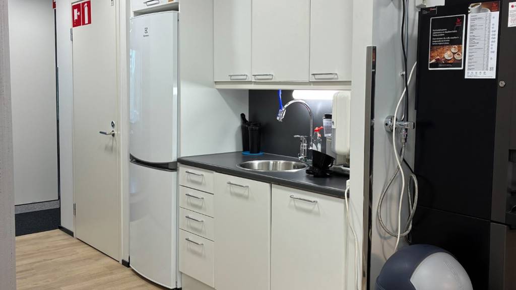 Robert Huberin tie 3b