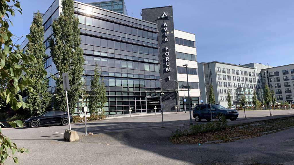 Robert Huberin tie 3b