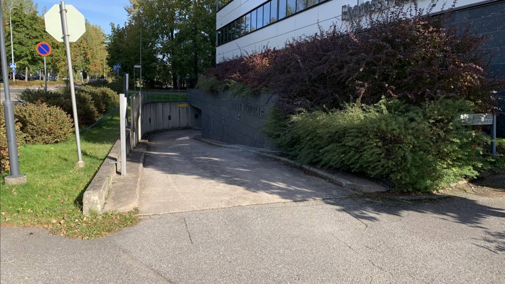 Robert Huberin tie 3b