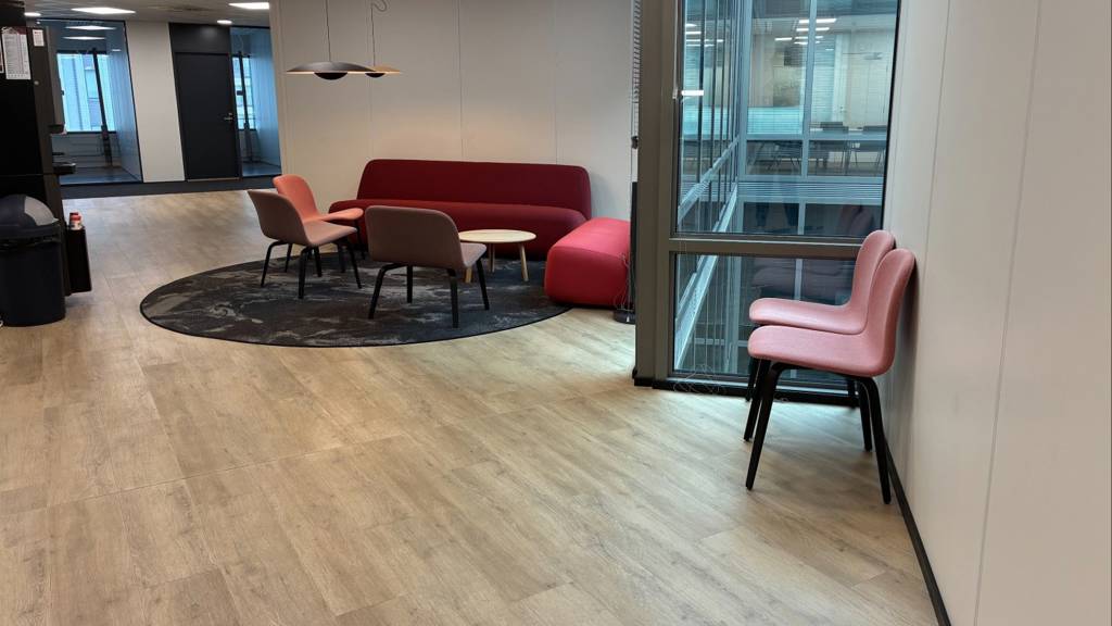 Robert Huberin tie 3b