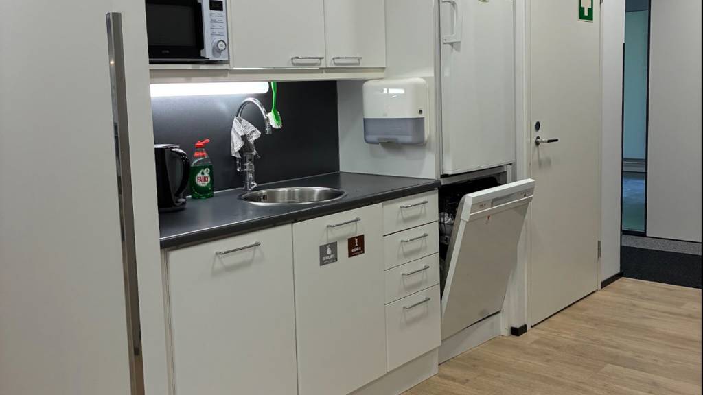 Robert Huberin tie 3b