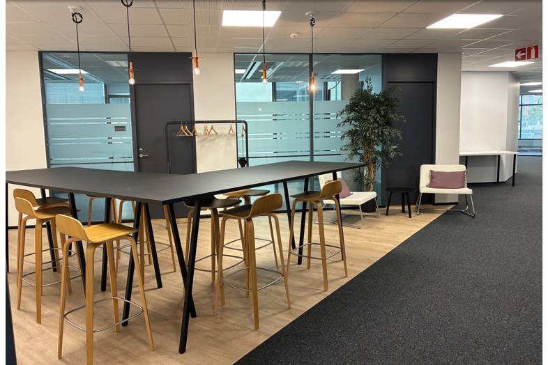 Robert Huberin tie 3b