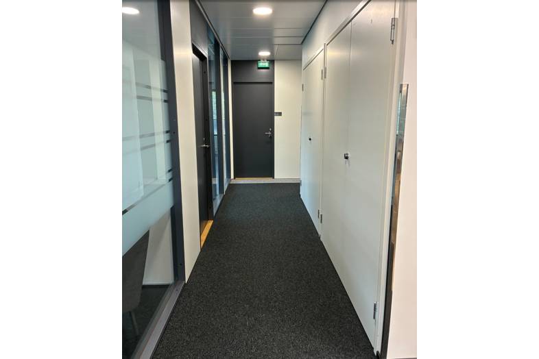 Robert Huberin tie 3b