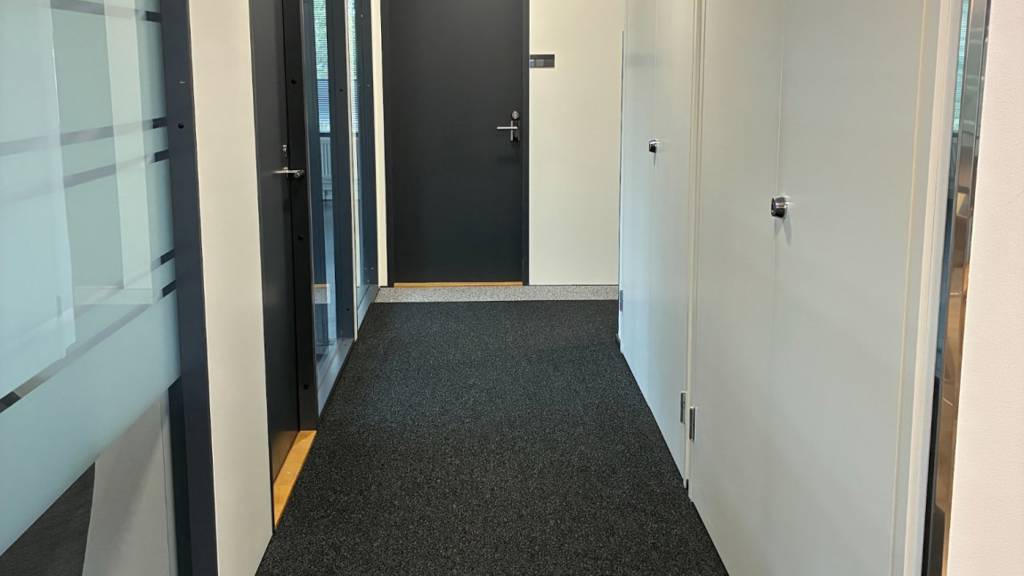 Robert Huberin tie 3b