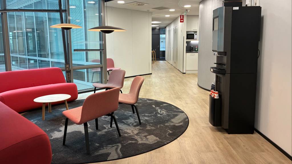 Robert Huberin tie 3b