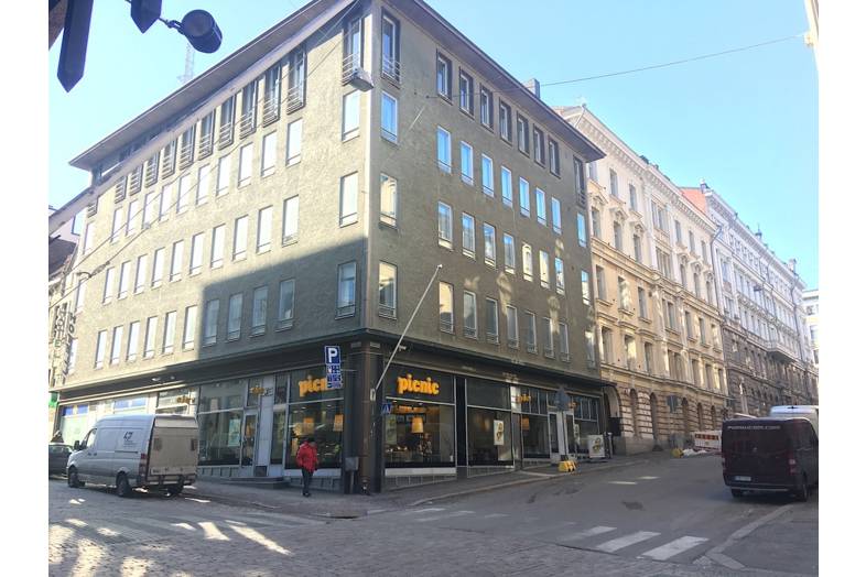Kasarmikatu 42