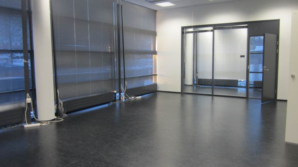 Robert Huberin tie 3b