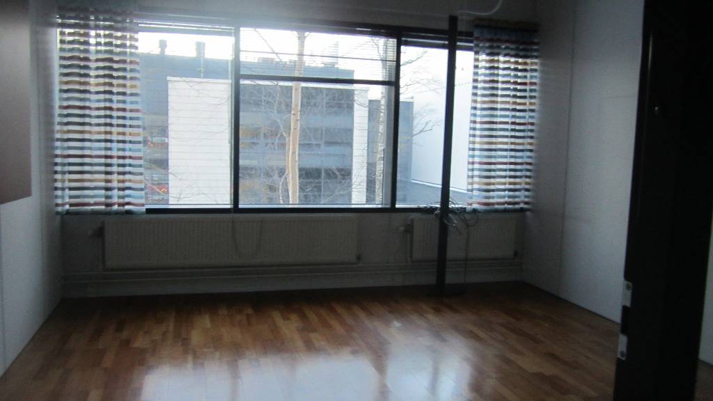 Robert Huberin tie 3b