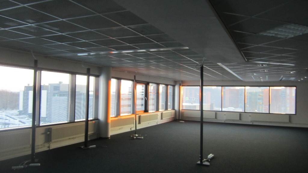 Robert Huberin tie 3b