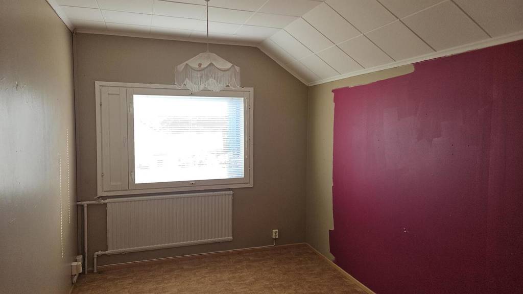 Yläkerran asuntoa Turuntie 24