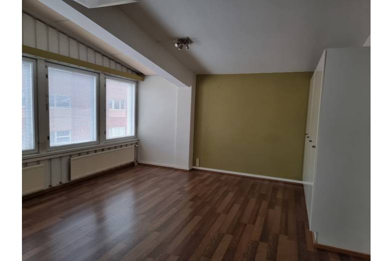 Läntinen Pitkäkatu 21-23