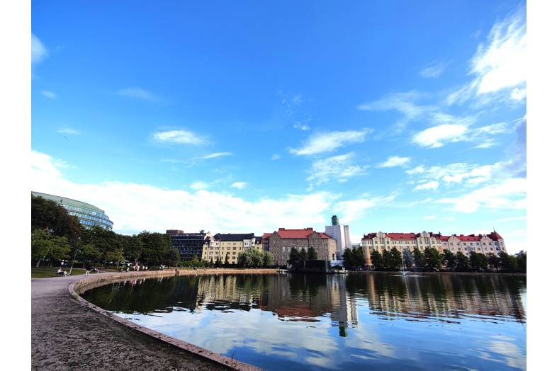 Säästöpankinranta 8