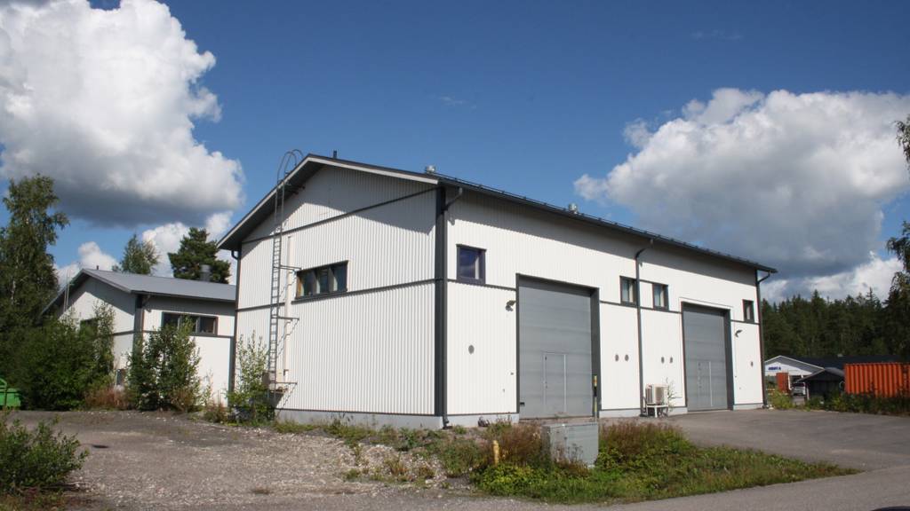 UUsi halli Yrittäjänkatu 6