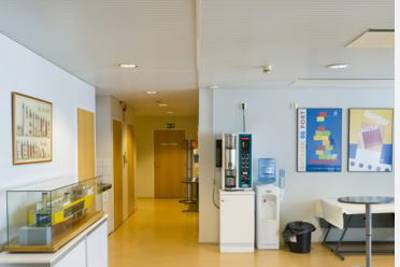 Veistämönaukio 1-3