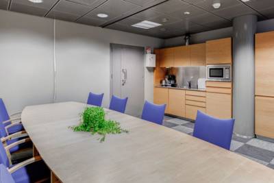 Urho kekkosen katu 3-7