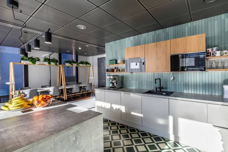 Urho kekkosen katu 3-7