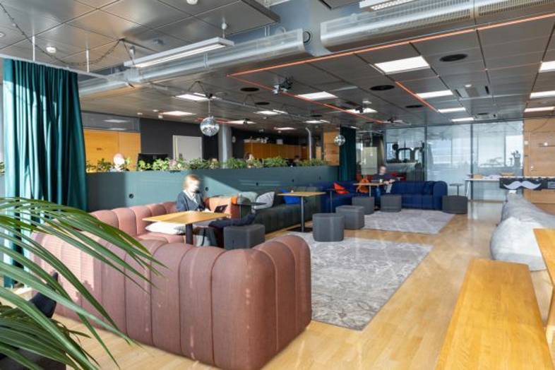 Urho kekkosen katu 3-7